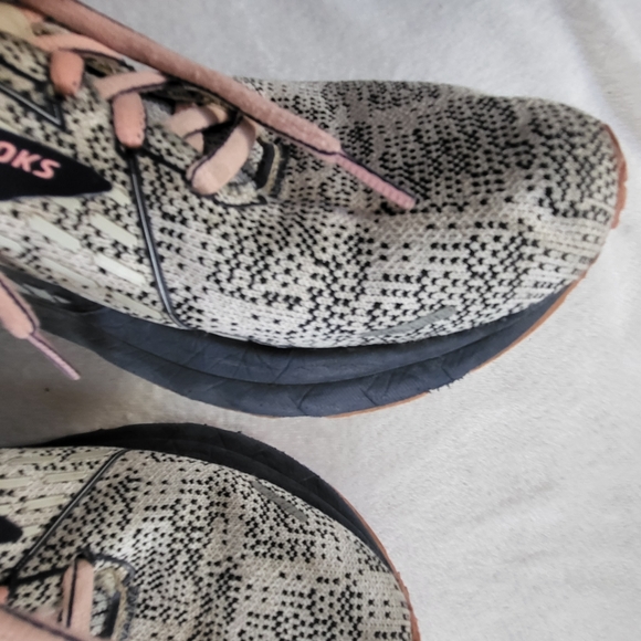 Brooks Adrenaline Sneaker Pink 9 - Picture 11 of 15